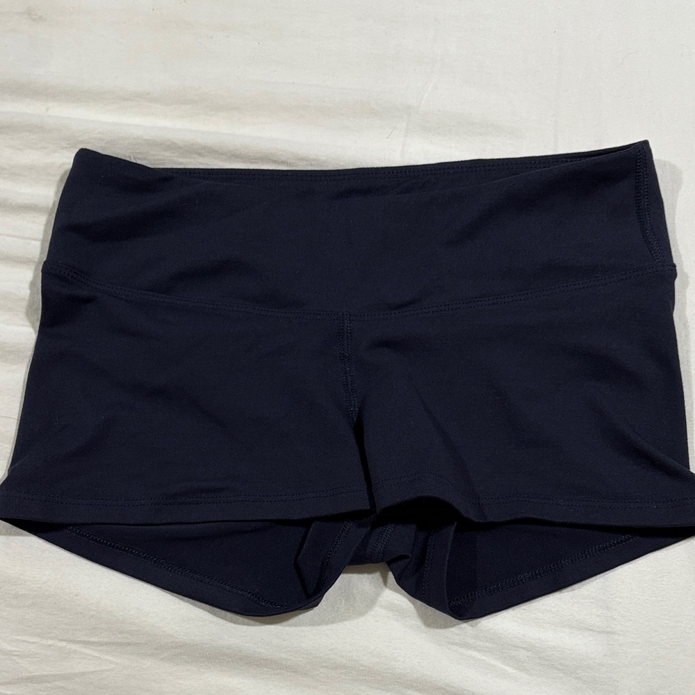 NOBULL 2" MATTE NAVY SHORTS
SIZE SMALL